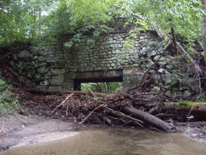 stone-bridge-clogged-culvert-indian-brook_noaa_1000